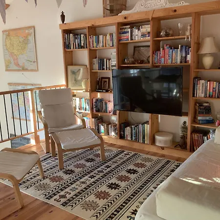 Ancienne Ecole לינה וארוחת בוקר